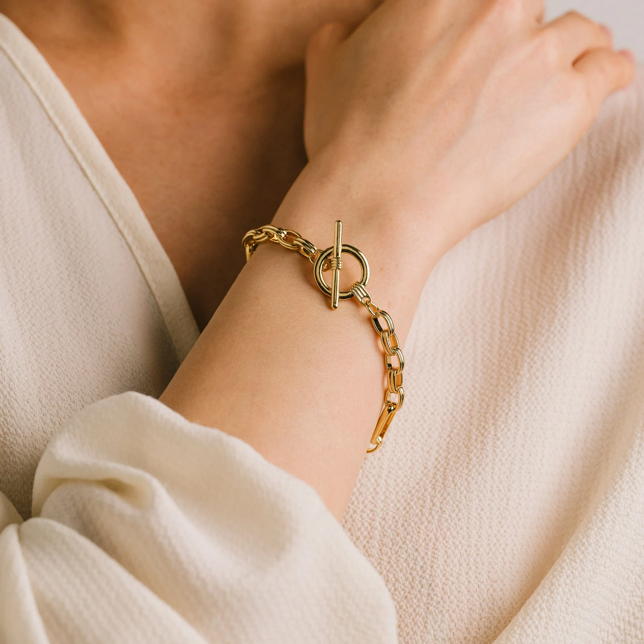8" Mixed Link Toggle Bracelet