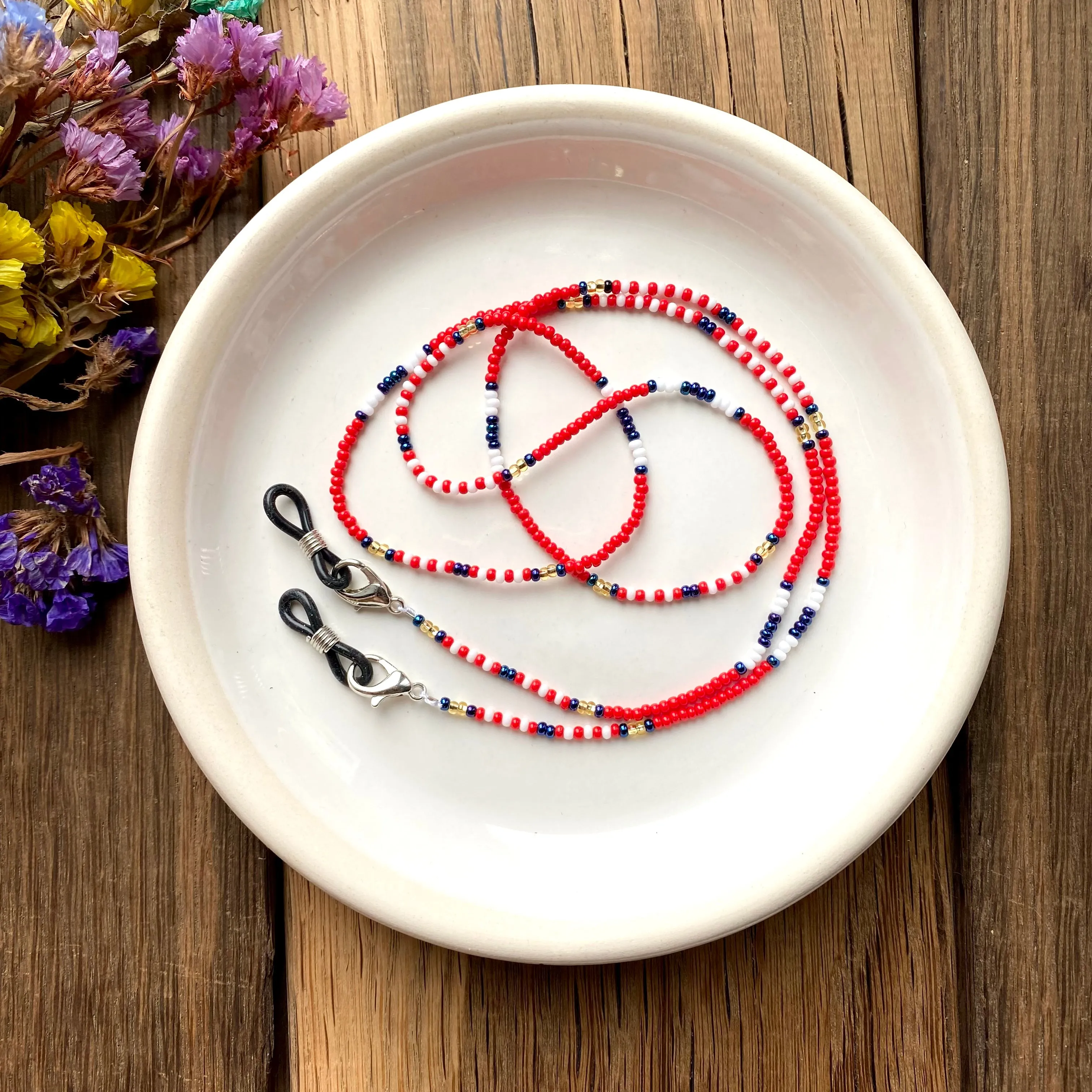American Flag Glasses Chain, Red Blue White Seed Bead Eyeglass chain, Teacher Lanyard, Sunglasses strap, Patriotic lanyard, American jewelry