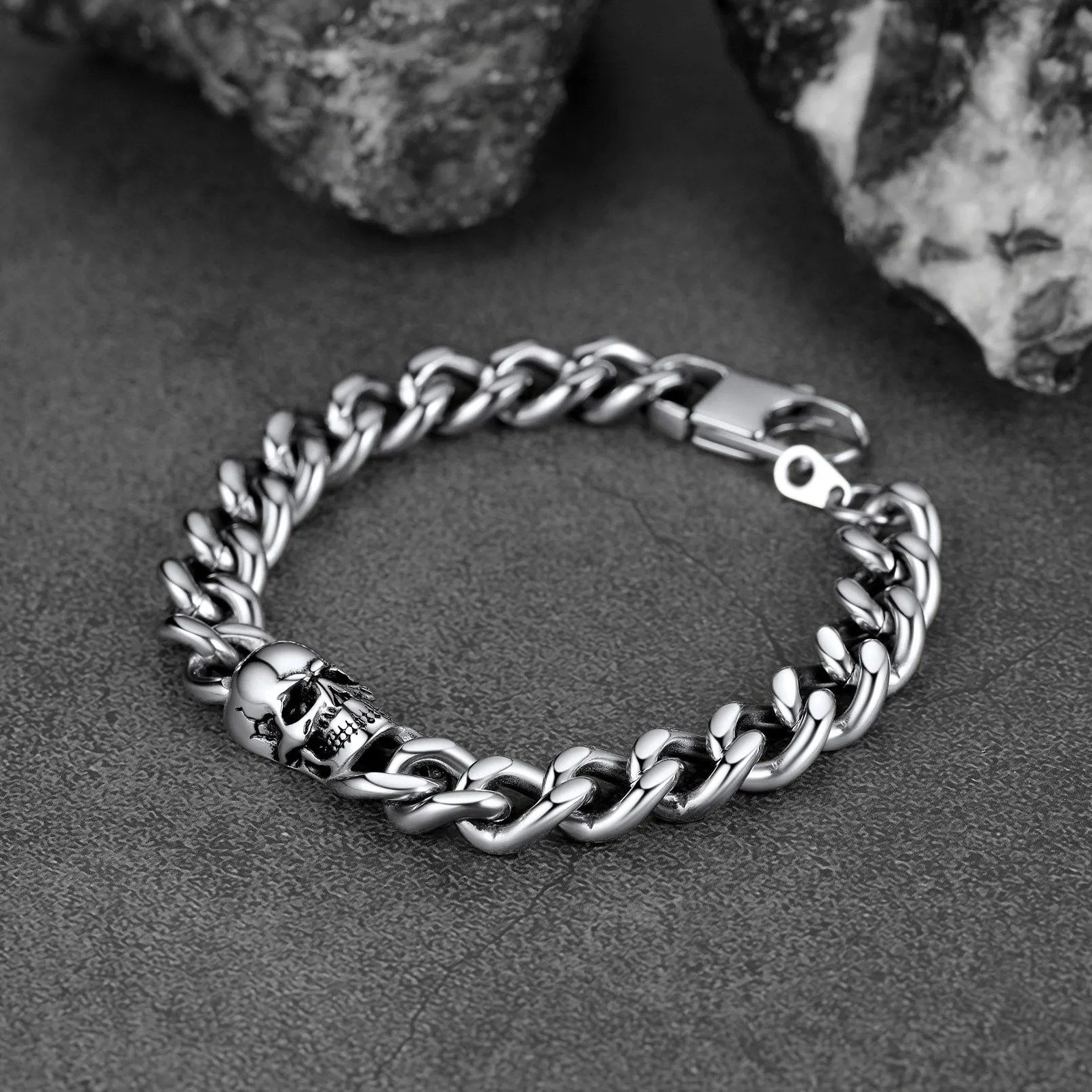 Gothic Heavy Cuban Chain Skull Bracelet For Men in Stainless Steel
