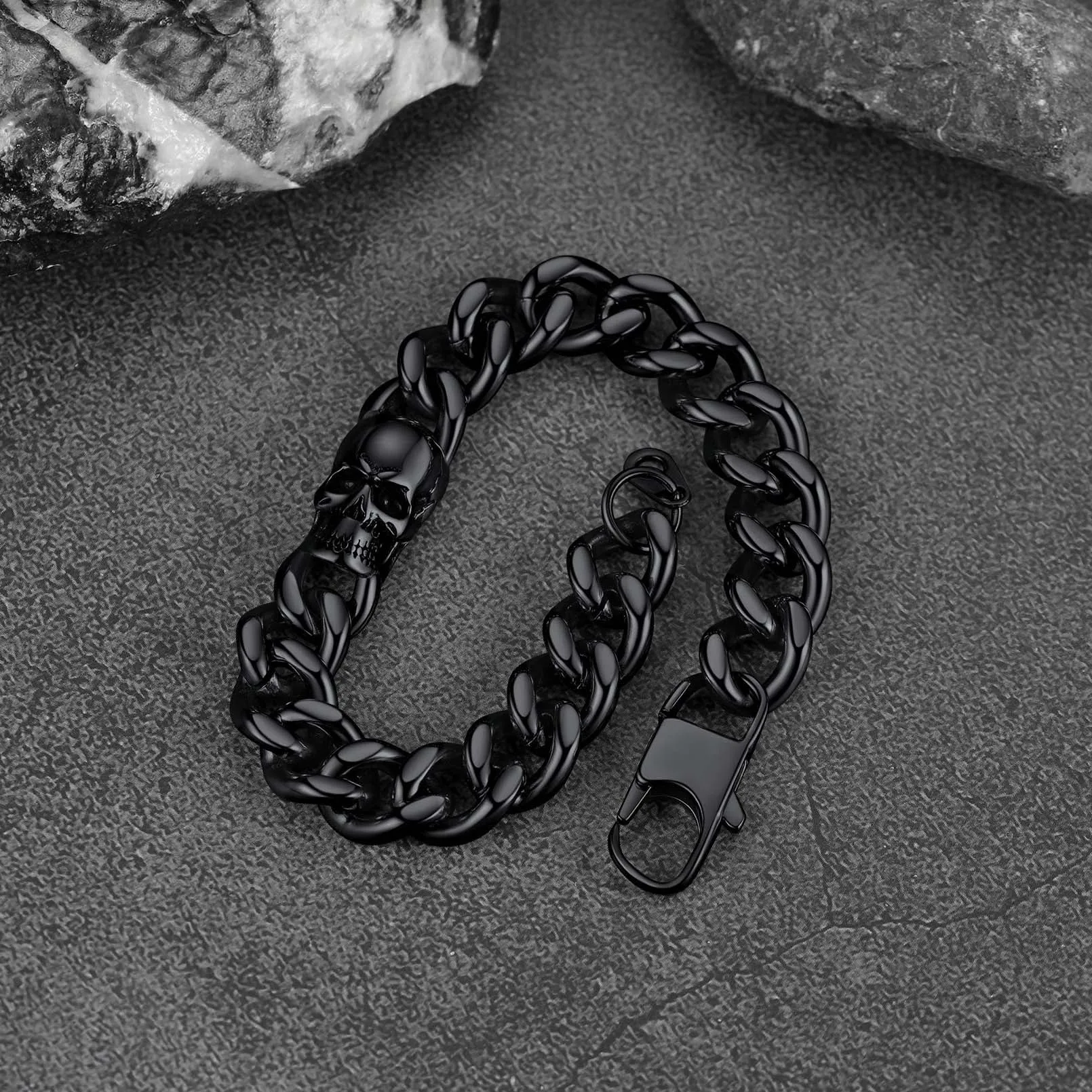 Gothic Heavy Cuban Chain Skull Bracelet For Men in Stainless Steel