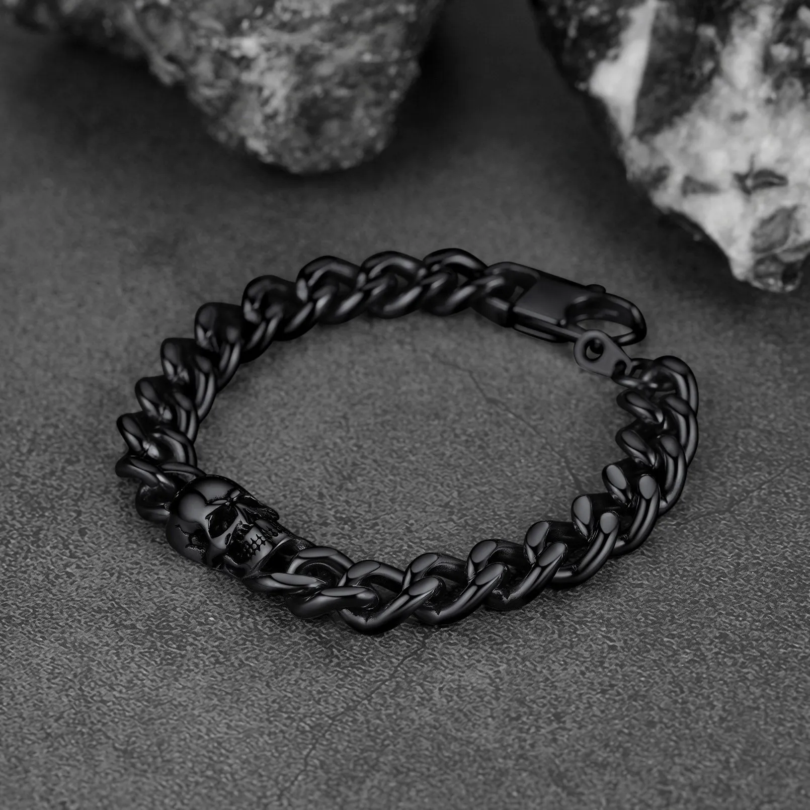 Gothic Heavy Cuban Chain Skull Bracelet For Men in Stainless Steel
