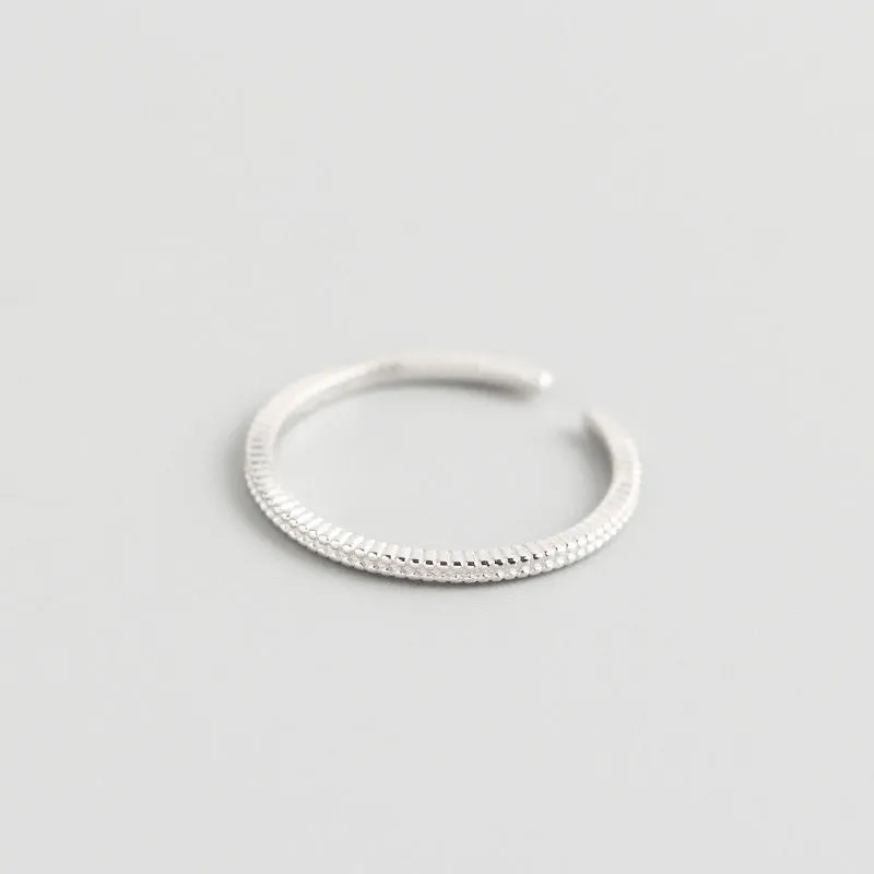 Japanese And Korean Style S925 Sterling Silver Ins Style Geometric Twisted Mobius Very Simple And Fine Little Finger Ring All-match Silver Ring Bracelet