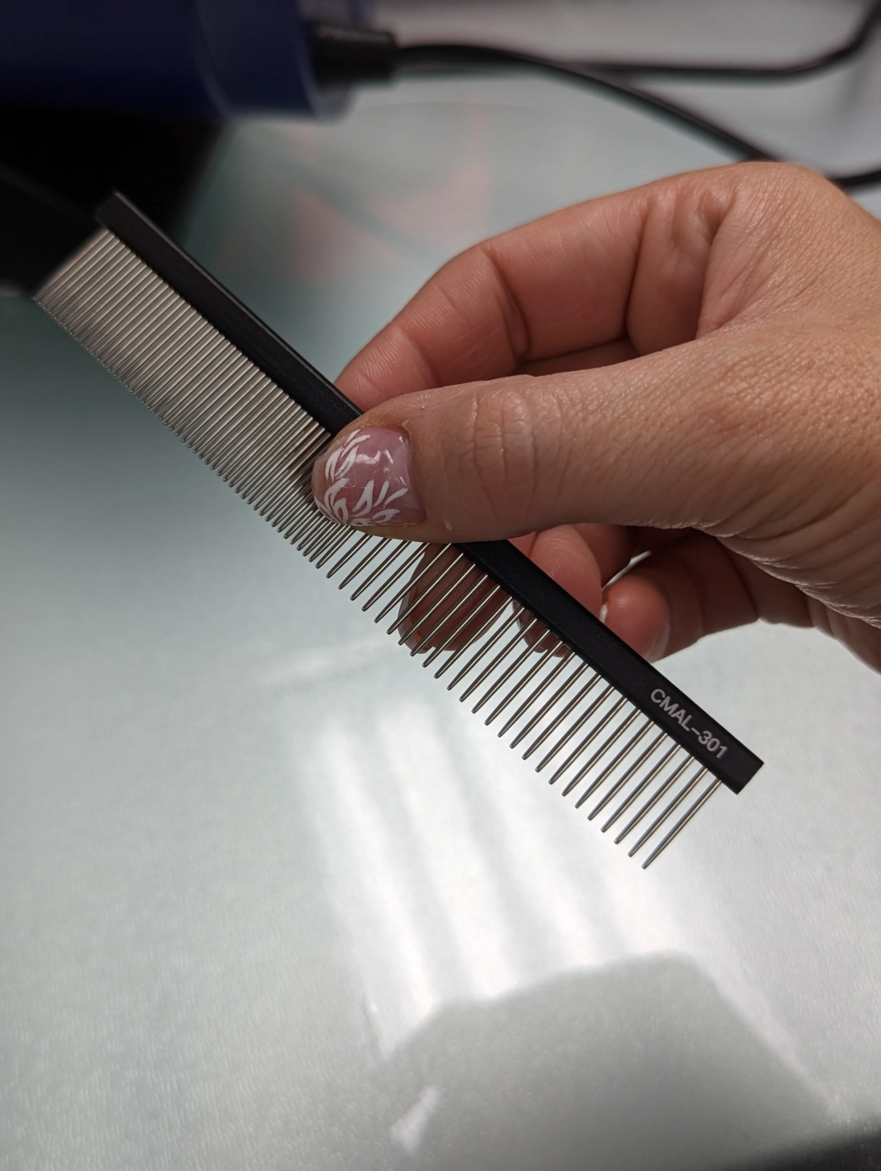 KISS Aluminum Handle comb