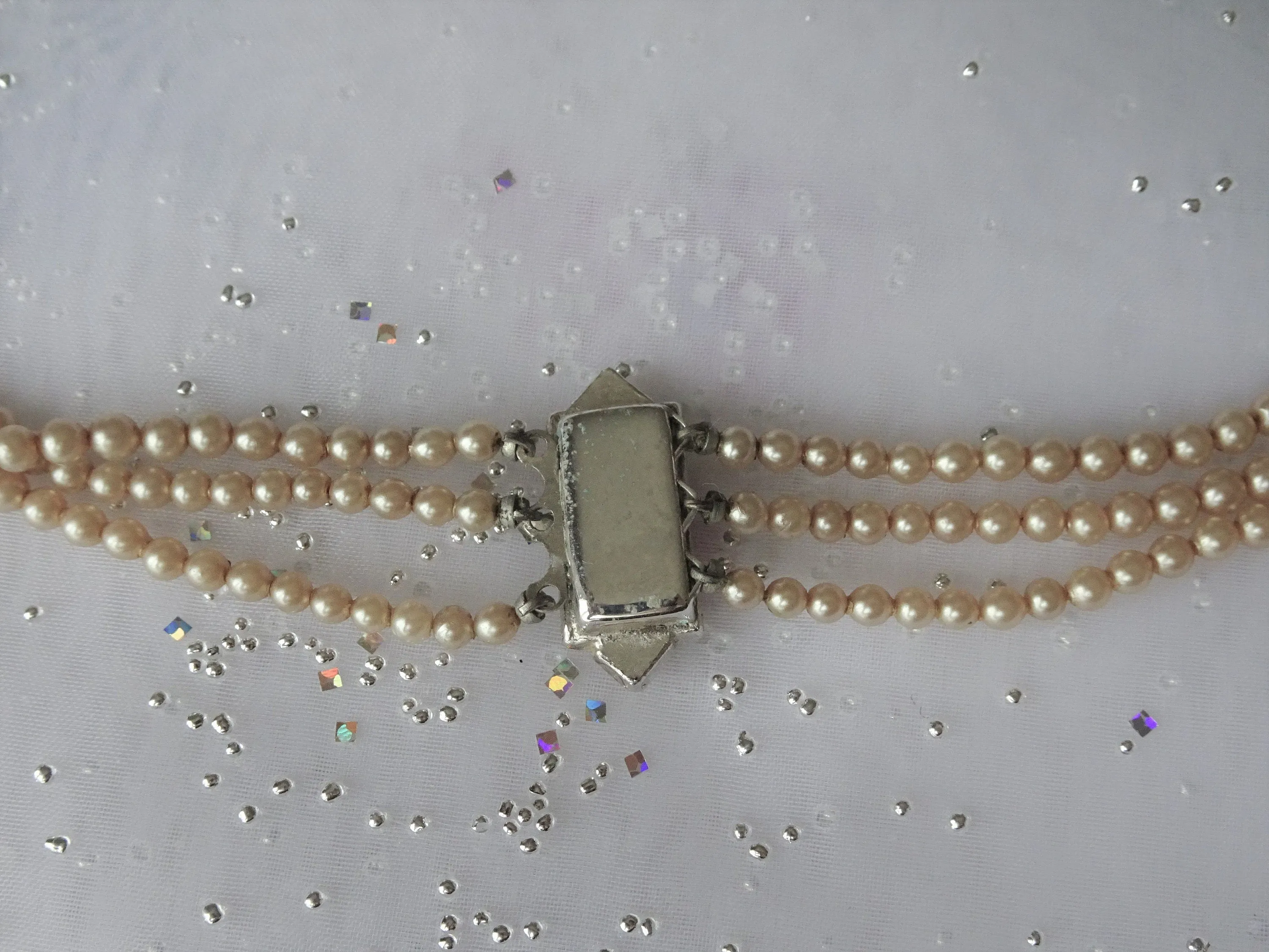 LUXURIOUS Lustrous Pearl Bead Necklace,Elegant Triple Strand Beads,The Crown Style,1920s Pearls,Wedding Bridal Jewelry,Collectible Jewelry