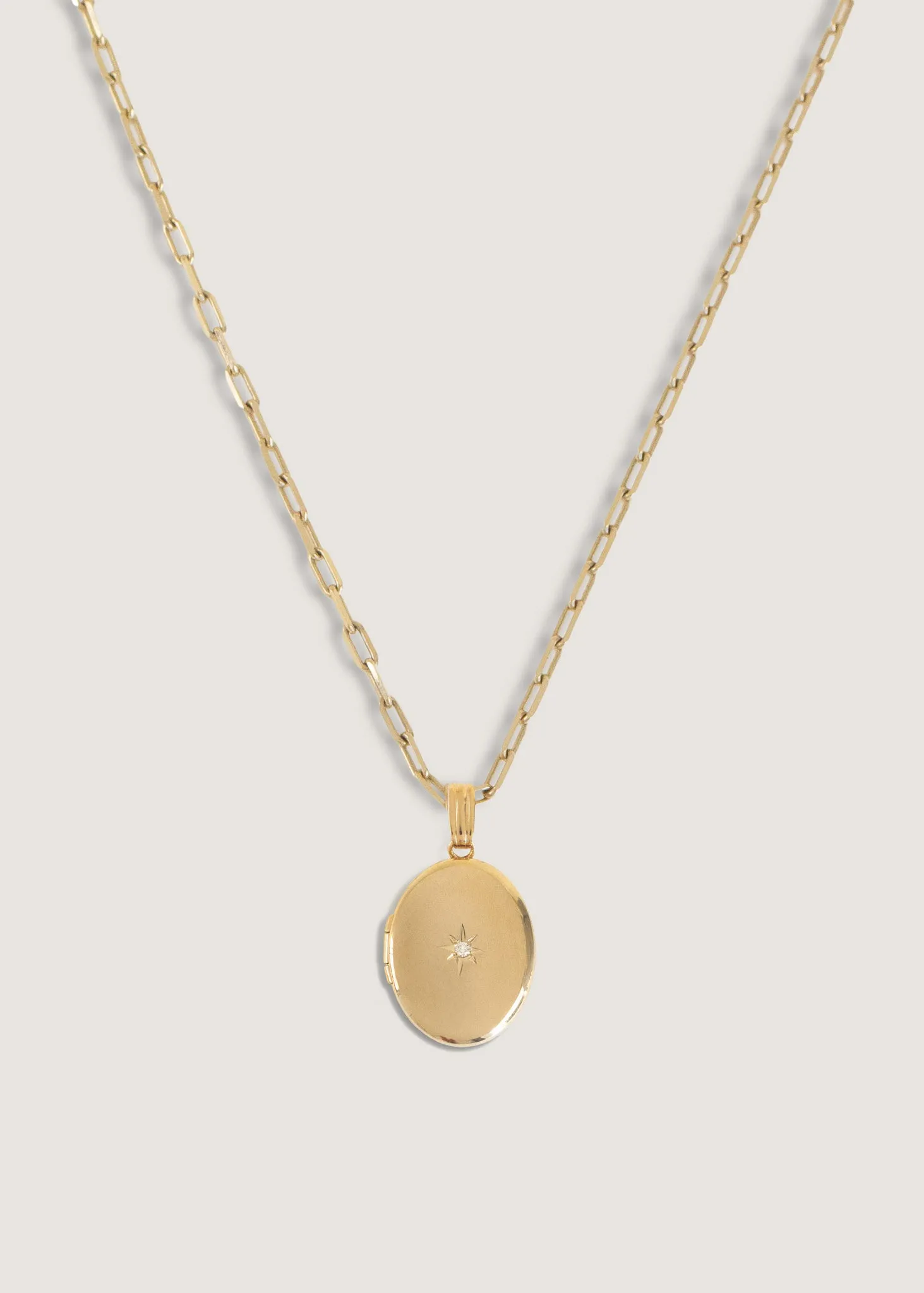 Maison Oval Locket Necklace Diamond