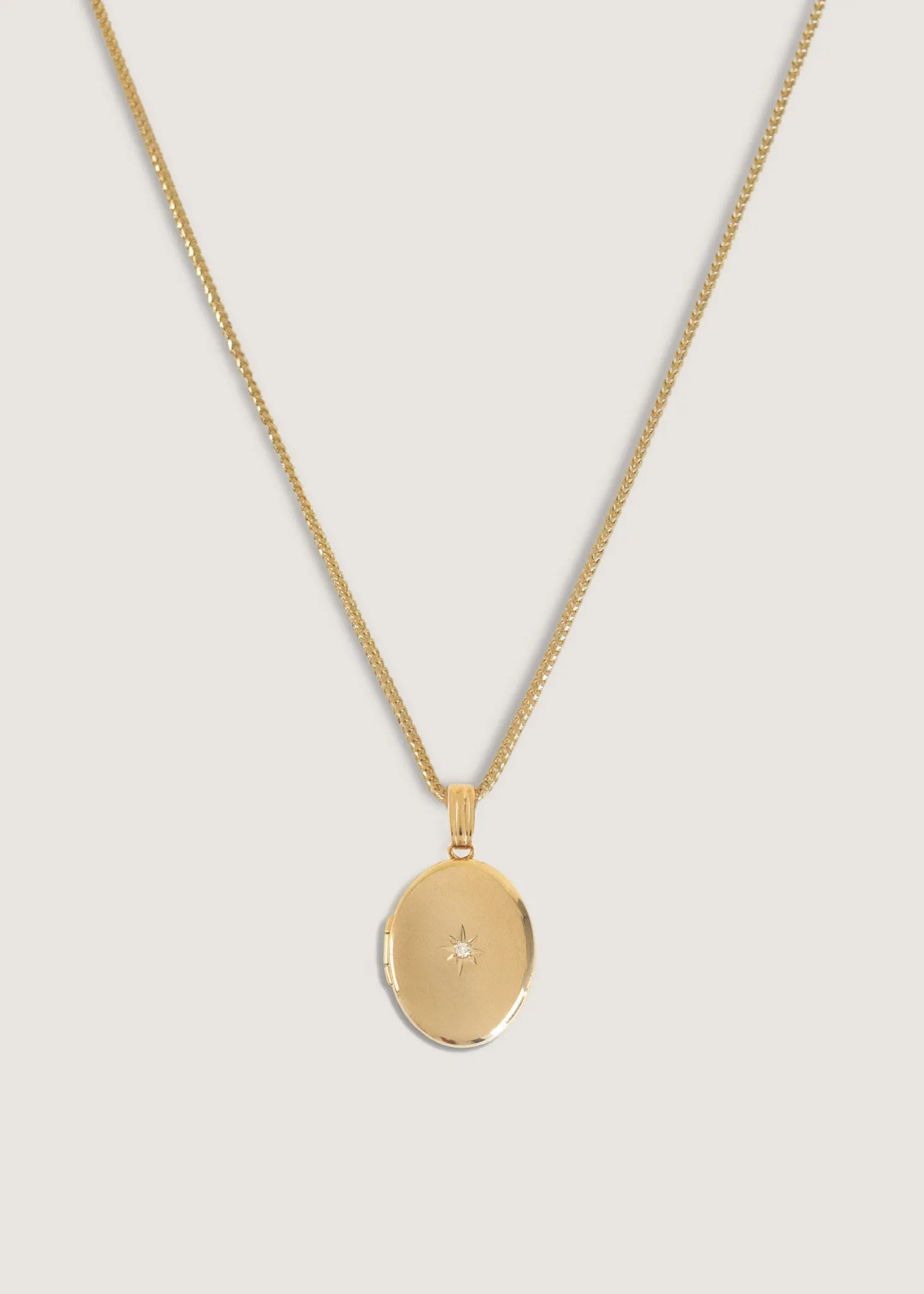 Maison Oval Locket Necklace Diamond