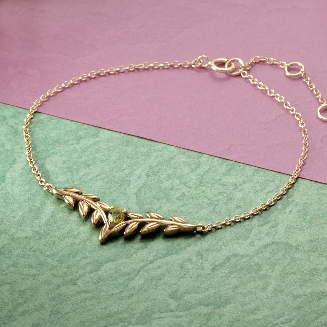 O Leaf Peridot Armband in 9ct Gelb Gold