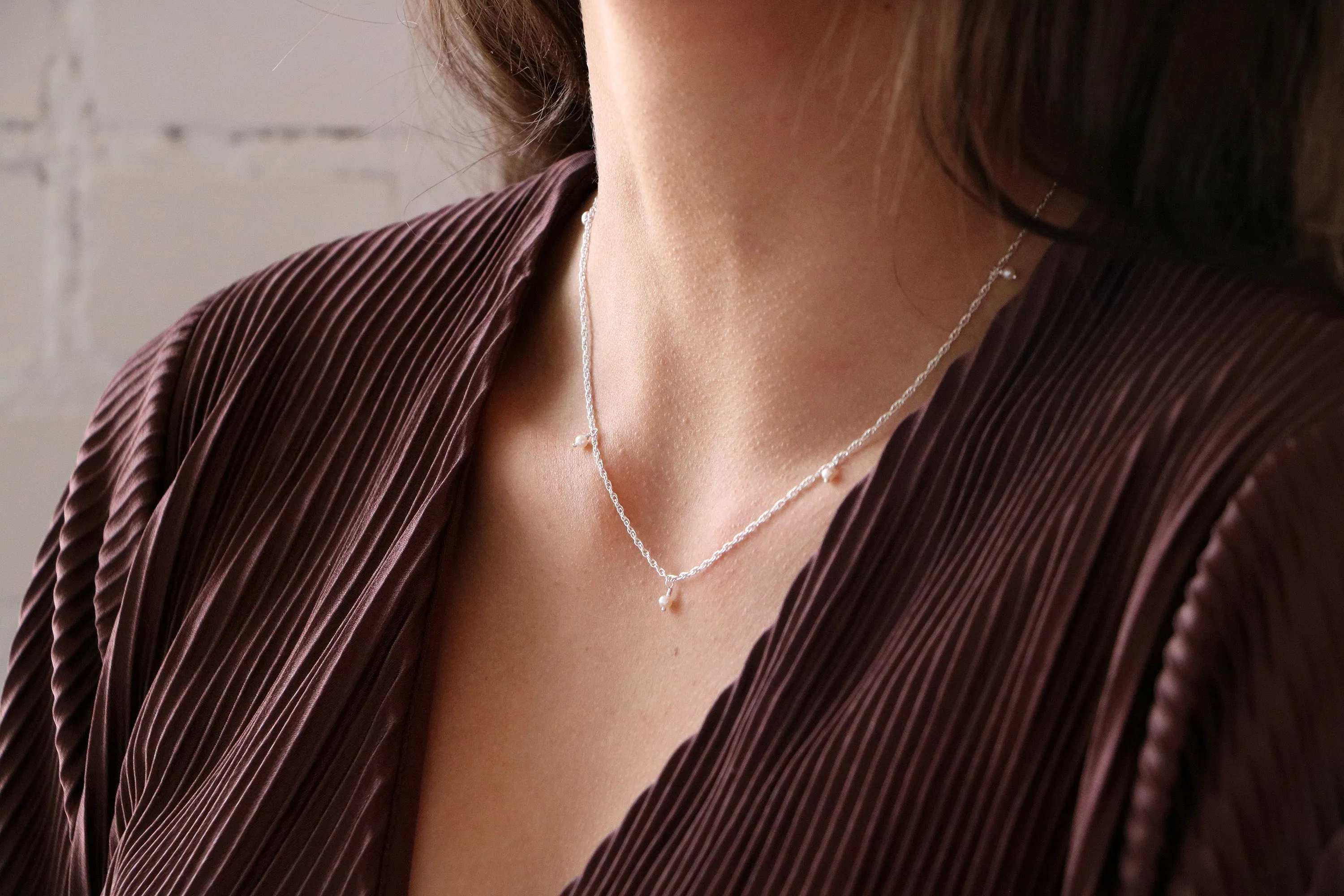 petite pearls necklace { silver   gold }