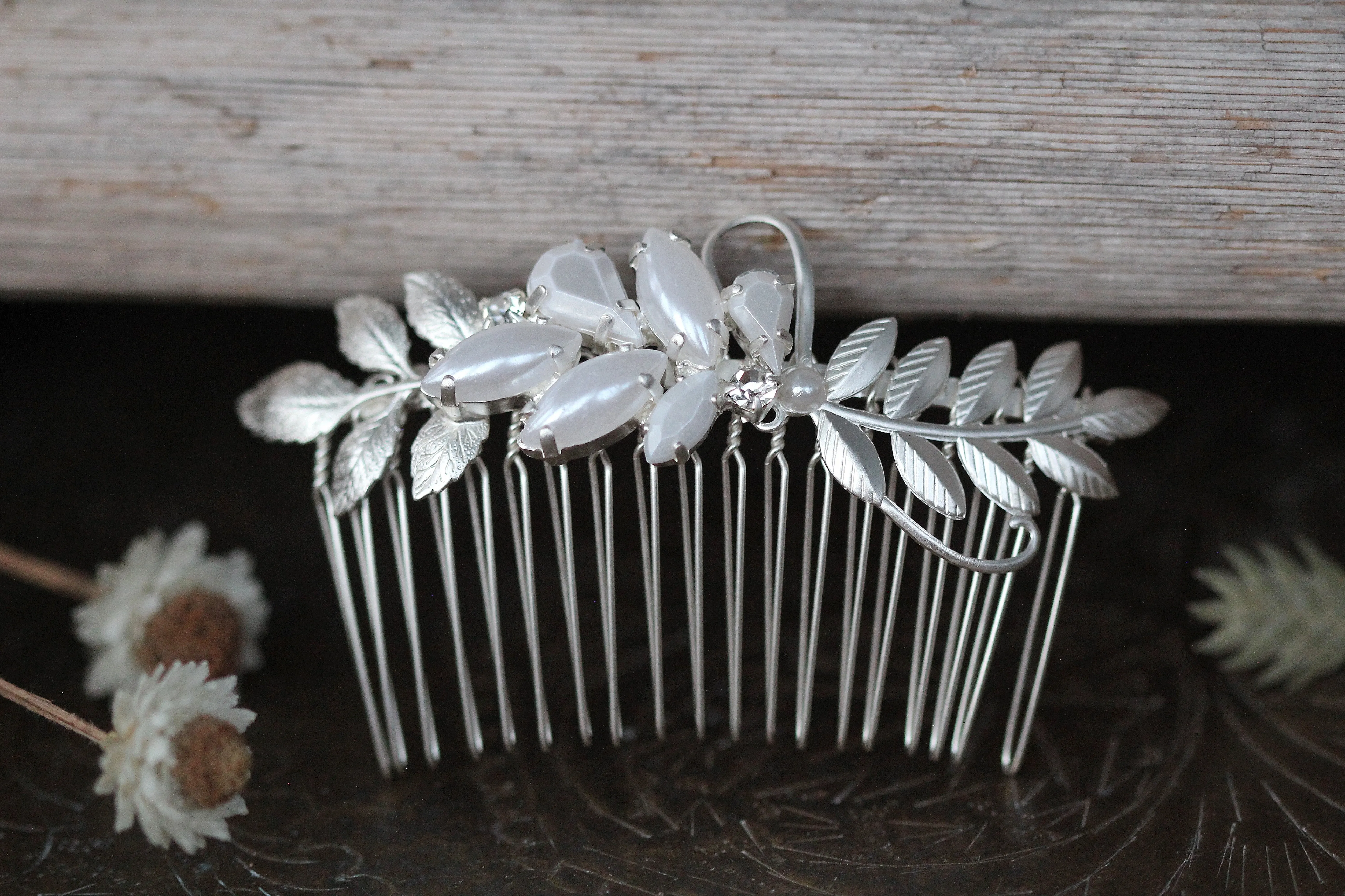 Preorder* Victoria Comb