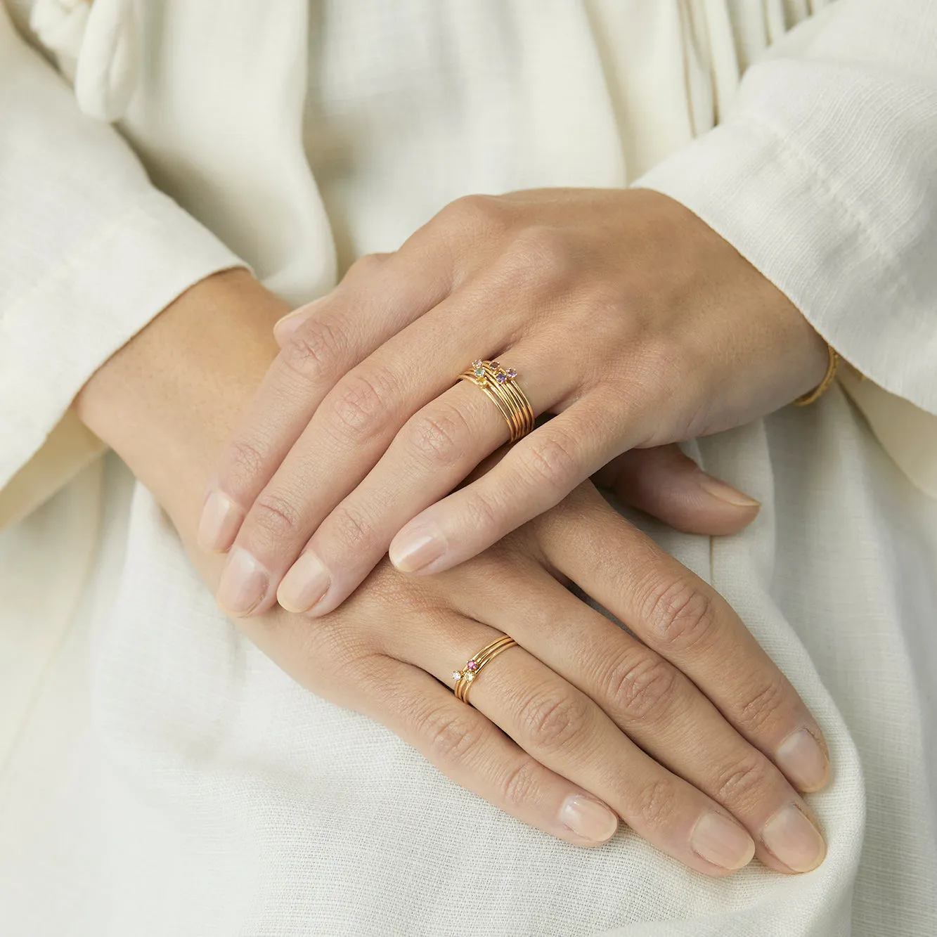 R1601W | Baby White Diamond Ring