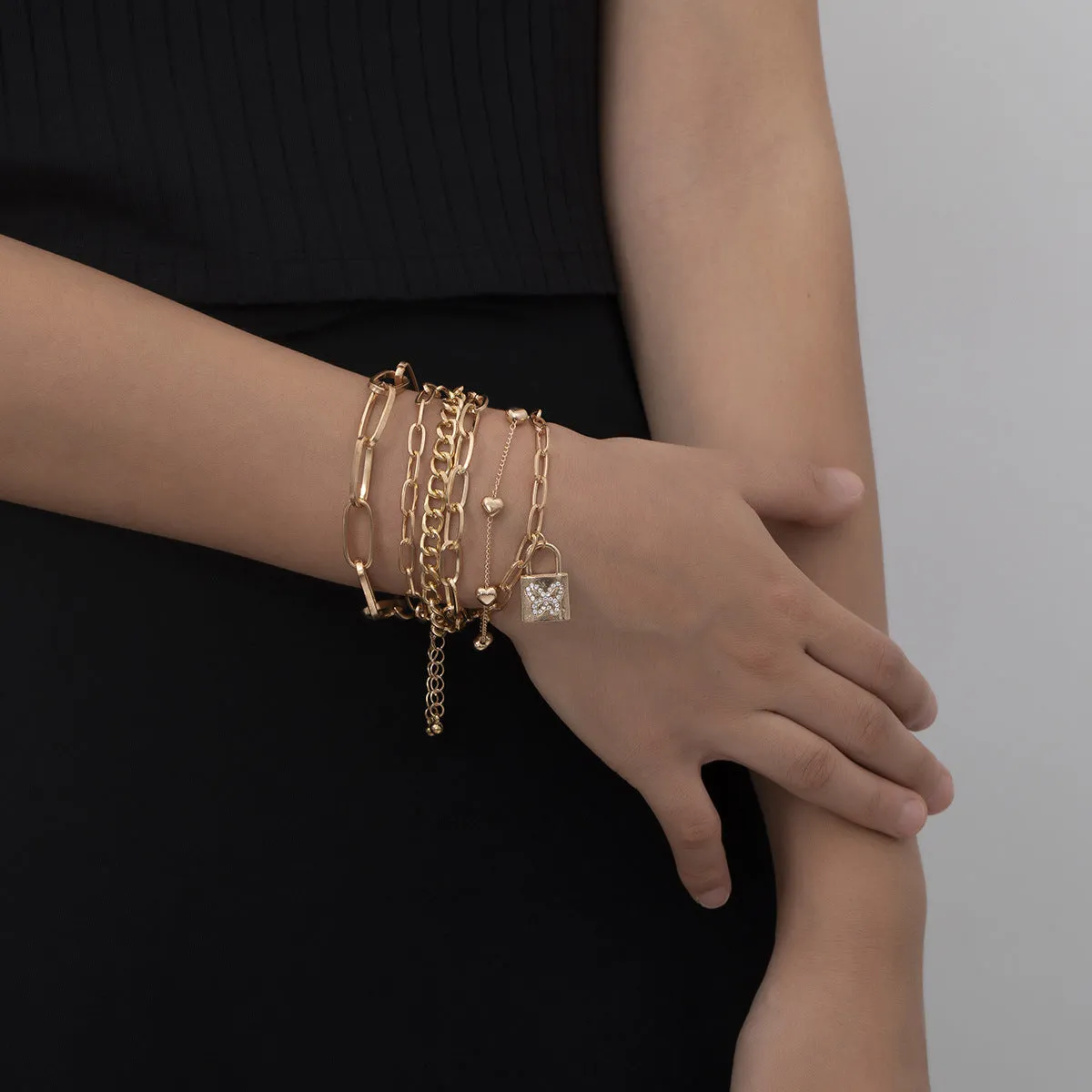 Retro Peach Heart Cross Chain Bracelet Female Creative Diamond-studded Butterfly Lock Bracelet Set
