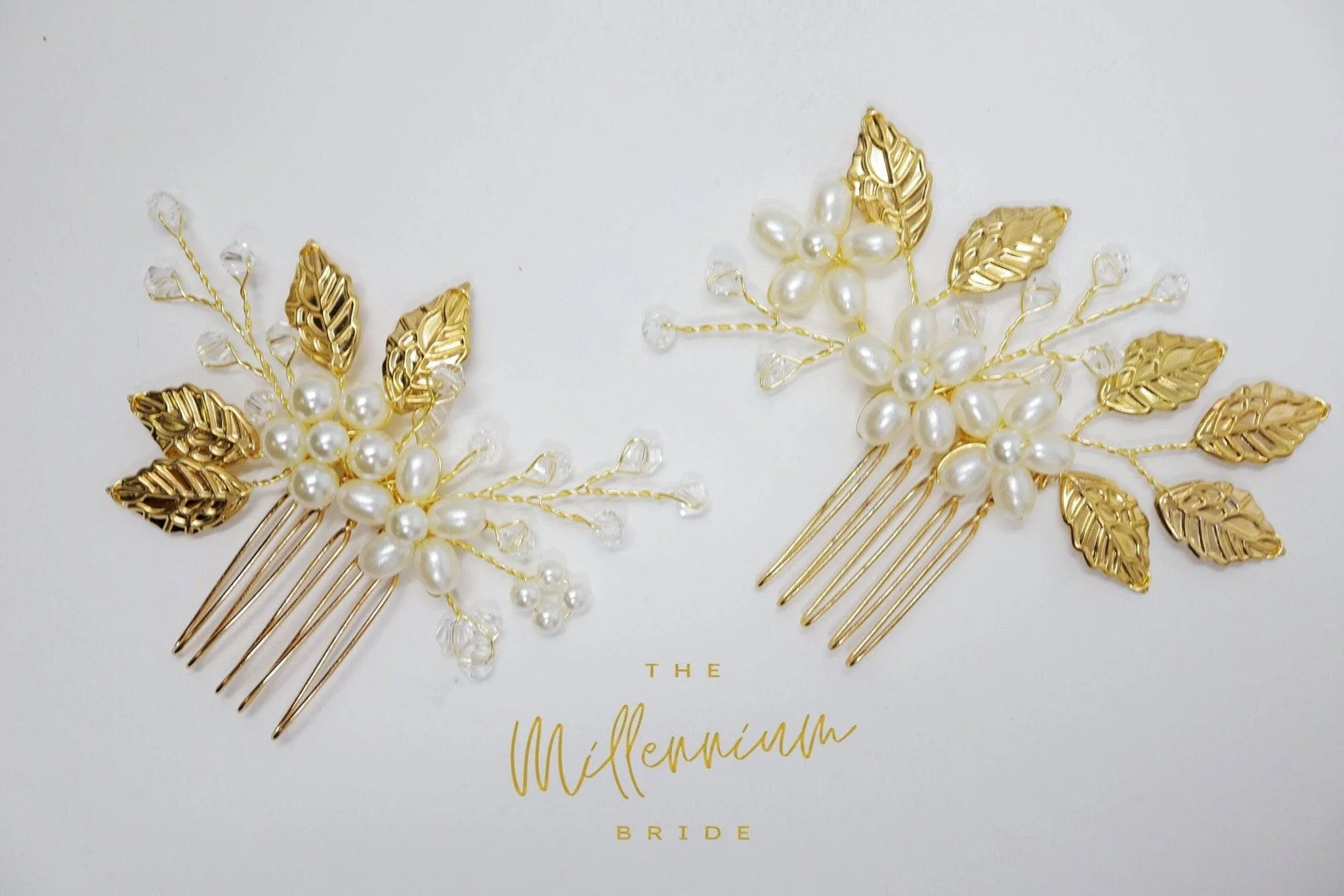 Swarovski Crystals And Pearl White flower Bridal Hair comb set, Bridal Hair Accessories, Wedding Hair Accessory, Bridal Hair Comb.