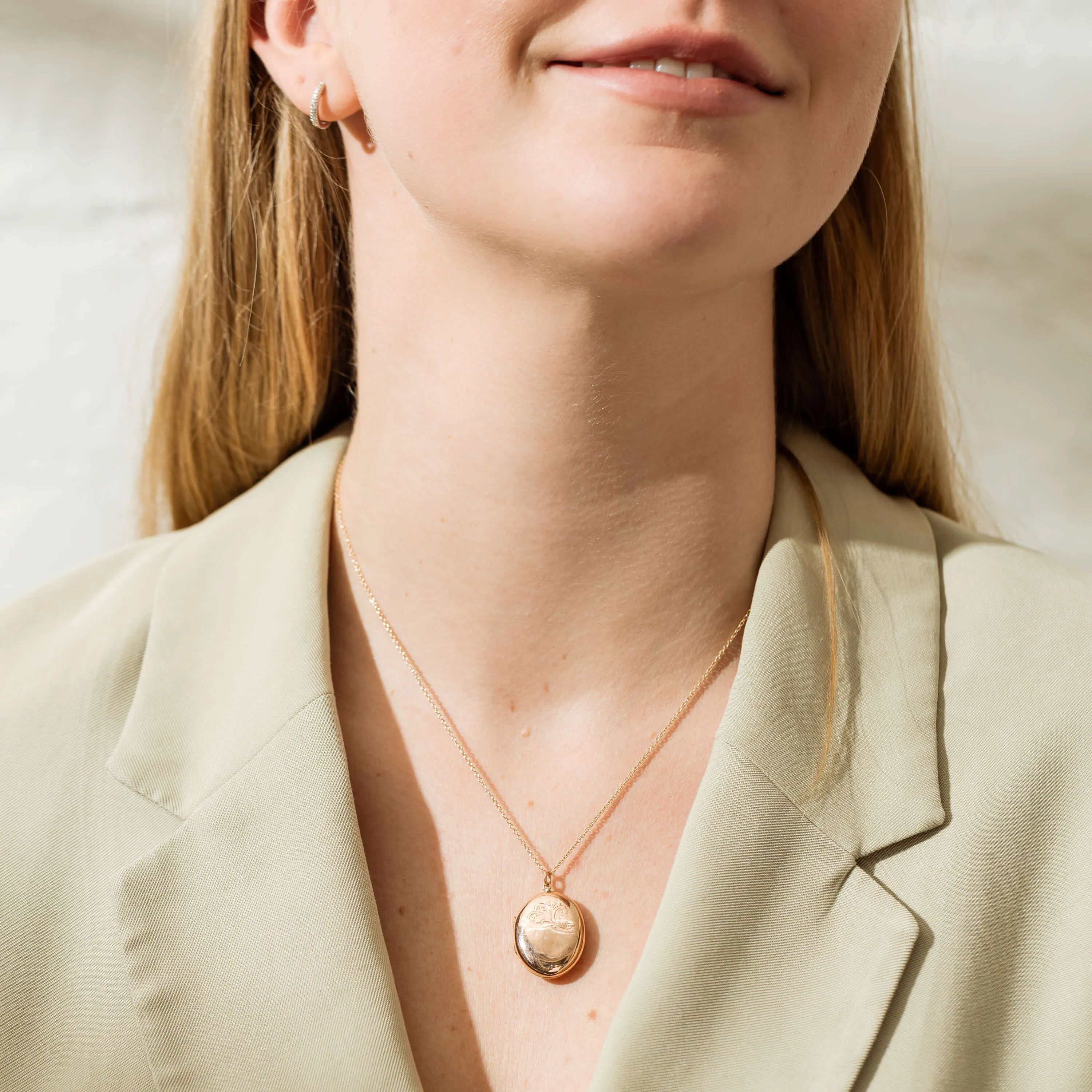 Vintage 9ct Rose Gold Oval Locket